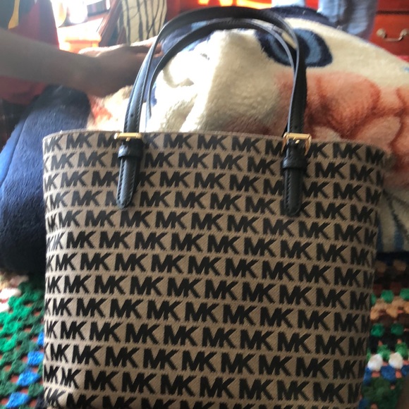 Milk - Picture 3 of 4